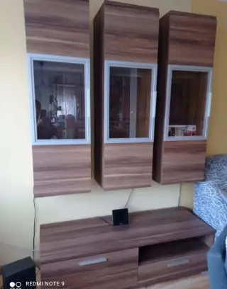 Obývací stěna a televizní stolek