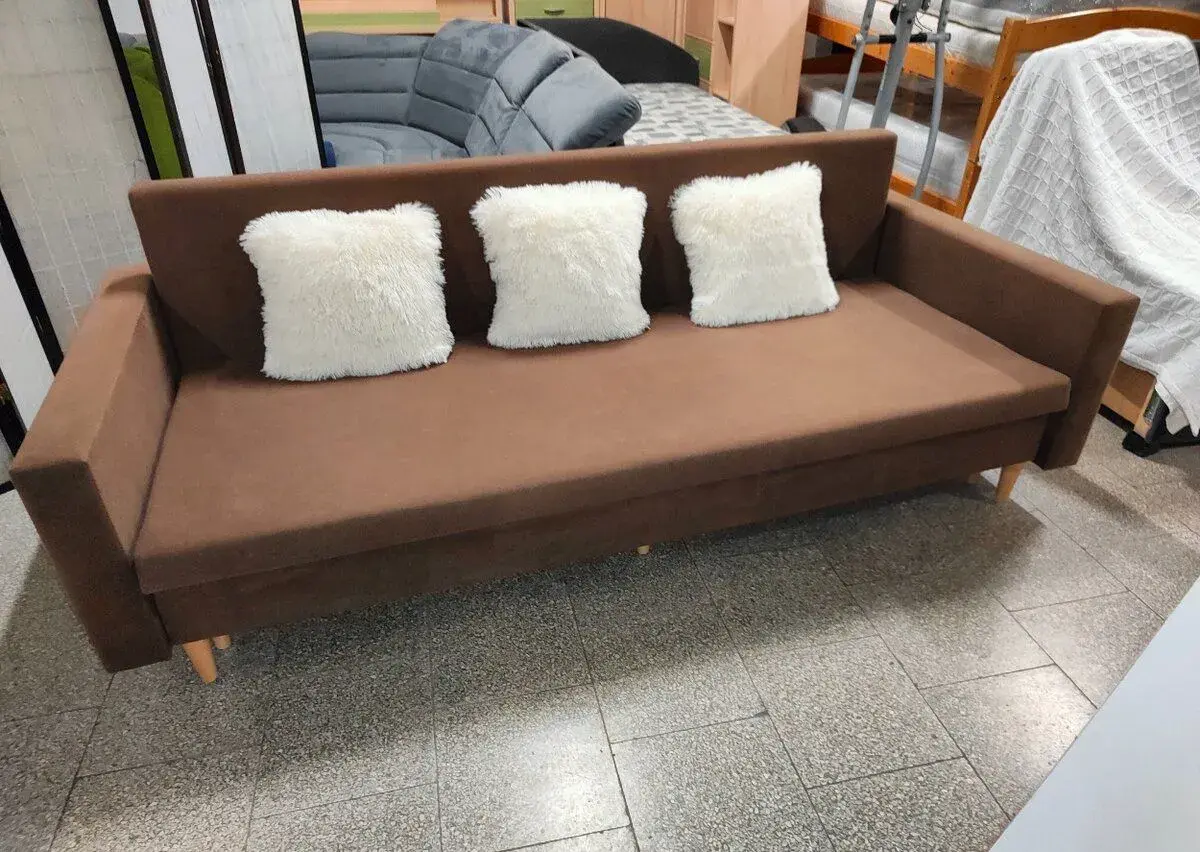 Pohovka rozkládací hnědá