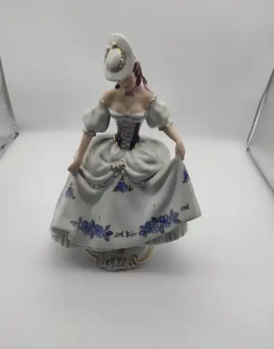Royal Dux porcelán - Dáma s kloboukem