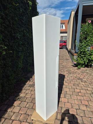 Koupelnová skříňka bílá vysoká 180 cm