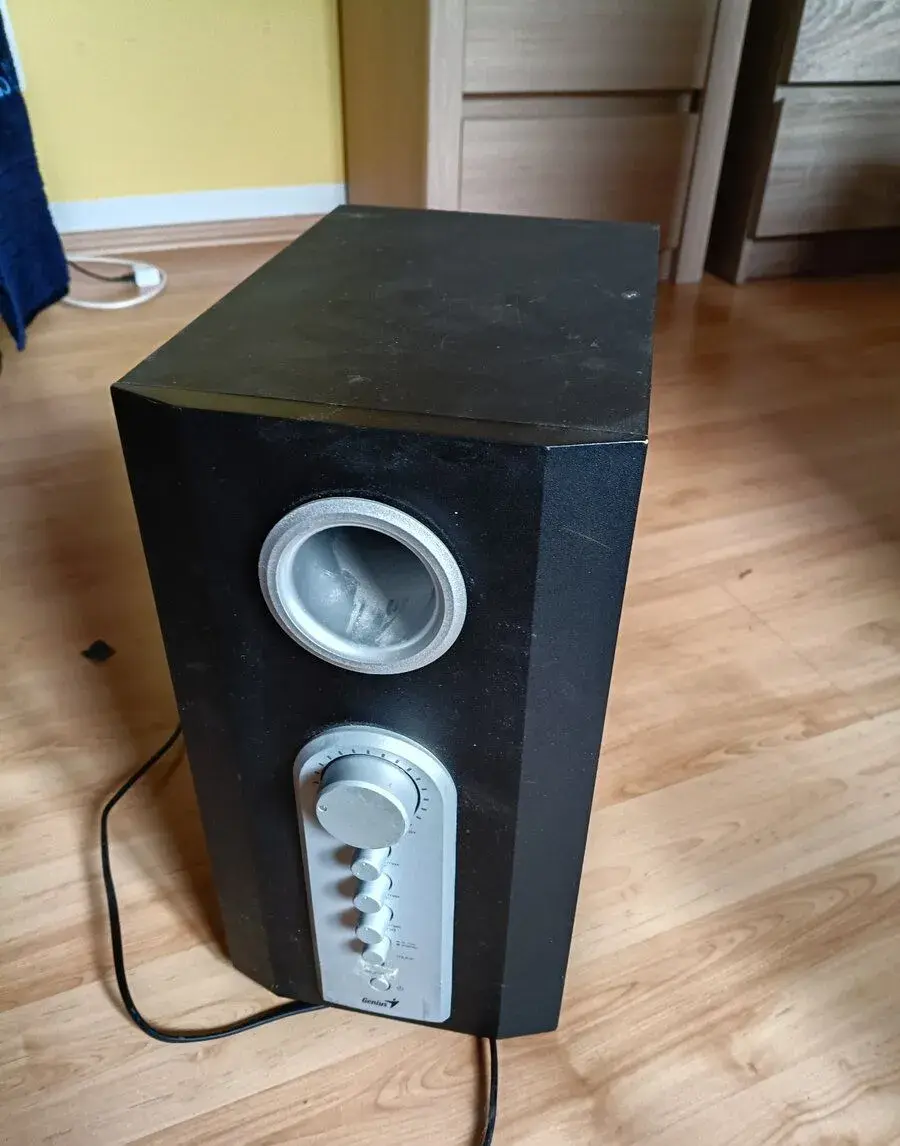Genius asi subwoofer a zesilovac
