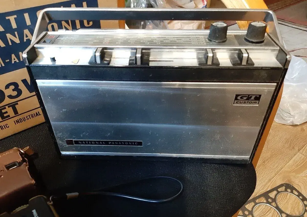 Historické rádio National Panasonic