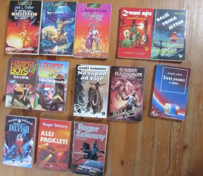 Scifi a fantasy - Douglas Adams, Zelazny, gamebooky