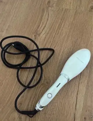 Žehlicí ionizační kartáč na narovnání vlasů