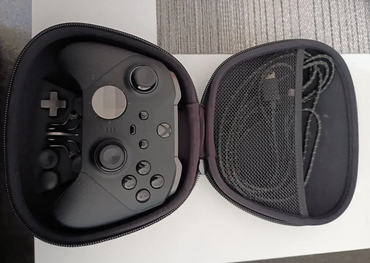 Xbox Elite Series 2 – V ZÁRUCE ještě 1,5+ roku (Top stav)