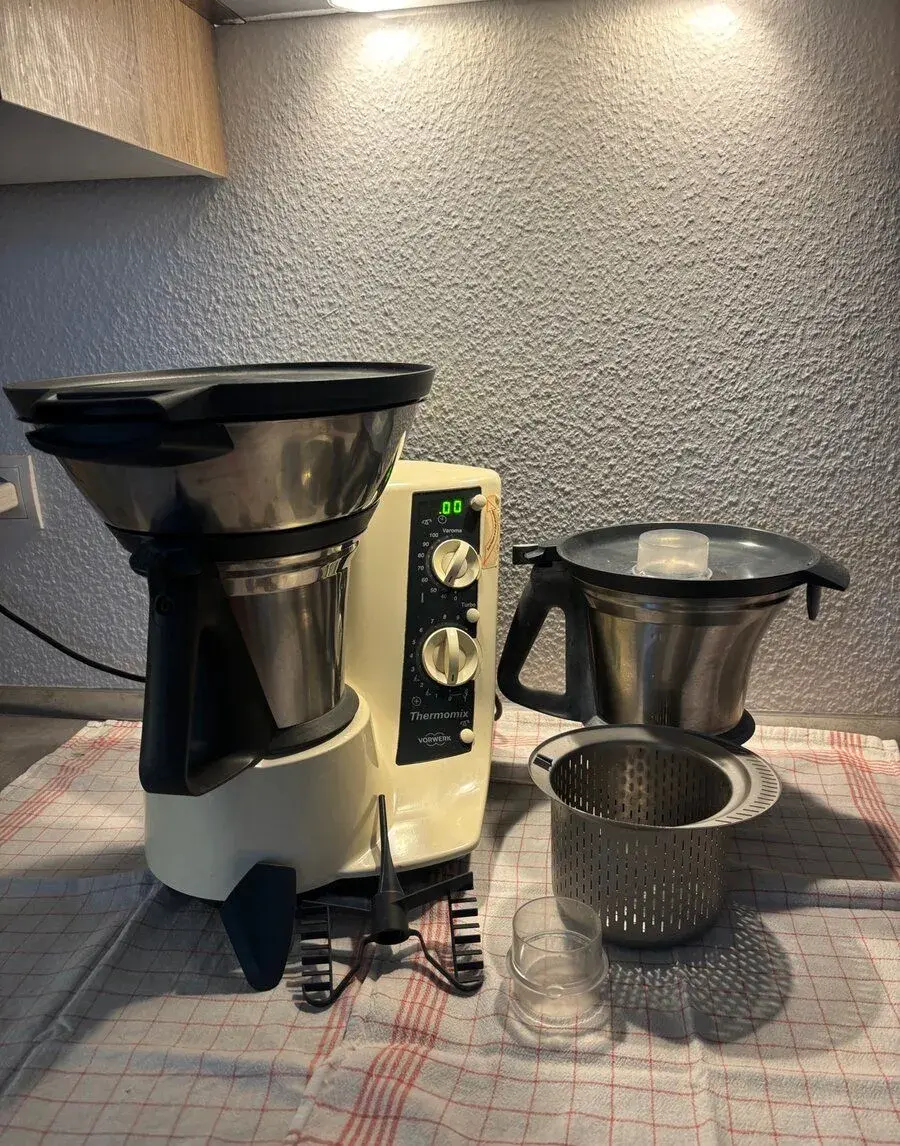 Thermomix TM21 – plně funkční + náhradní hrnec