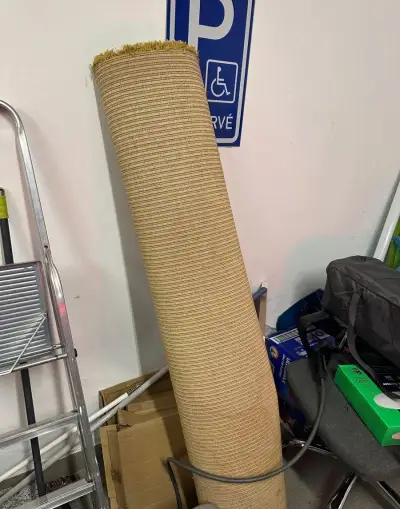 Koberec chlupatý Ikea - žluto-hořčicový