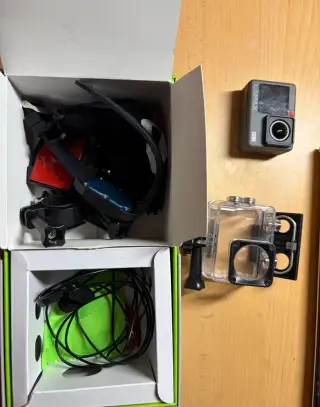 Lamax 9.2x s príslušenstvím