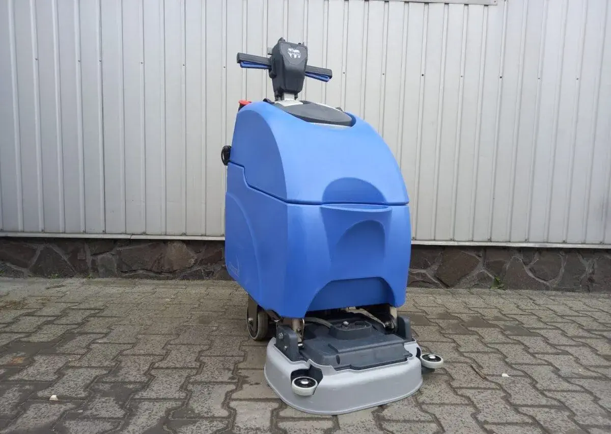 Podlahový mycí stroj Numatic TTB4552/100S