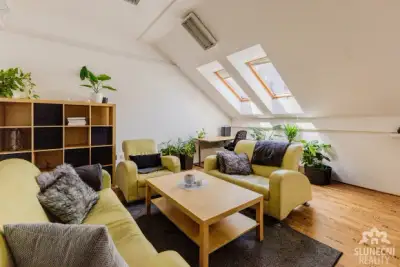 Kancelář k pronájmu 35 m² v centru Uherského Hradiště – Zel
