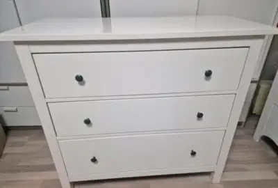 Komoda Ikea Hemnes - lesk