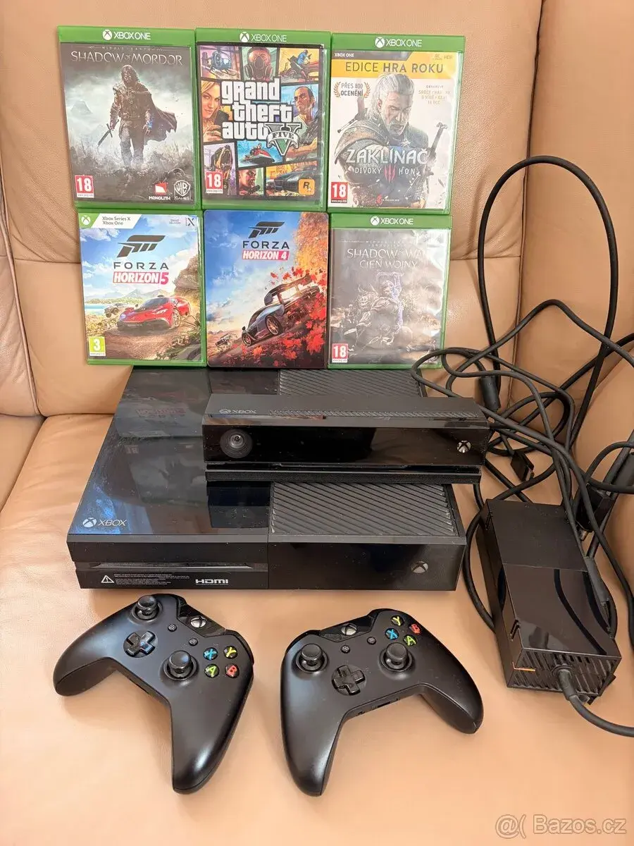 XBOX ONE + 2 OVLADAČE + originální KINECT + 6 HER