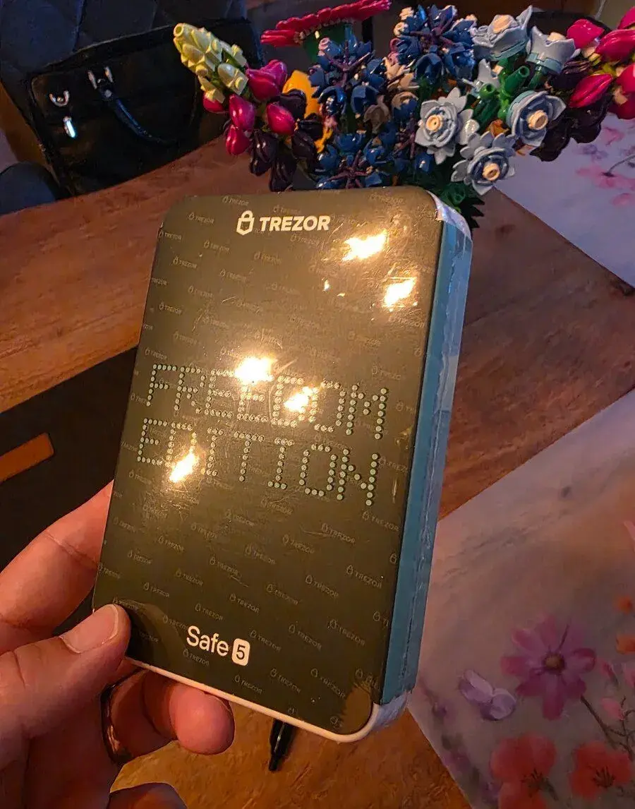 Trezor Safe 5 Freedom Edition