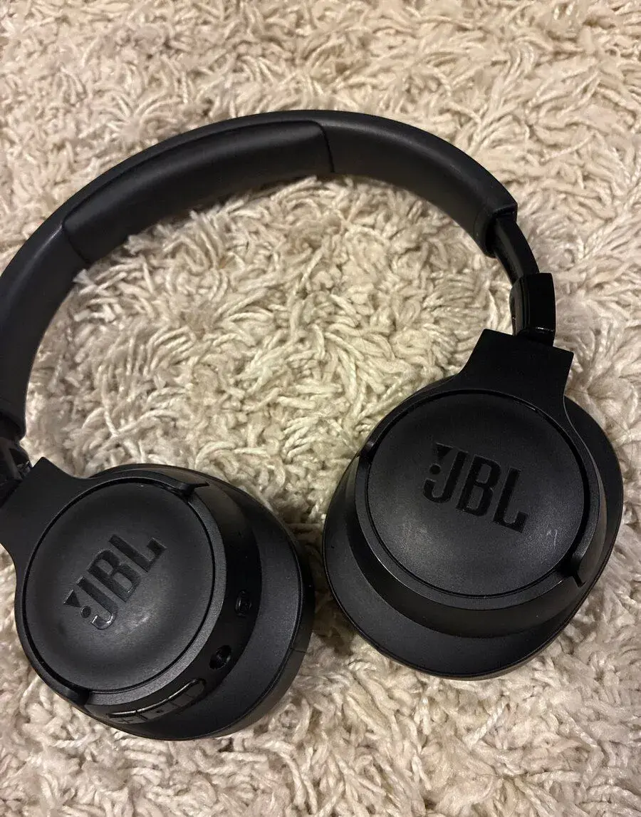 JBL sluchátka