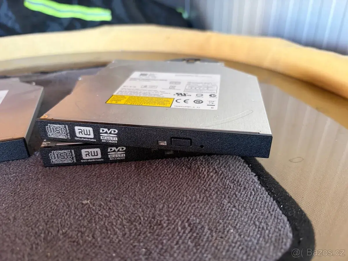 DVD Rewritable / DVD ROM drive