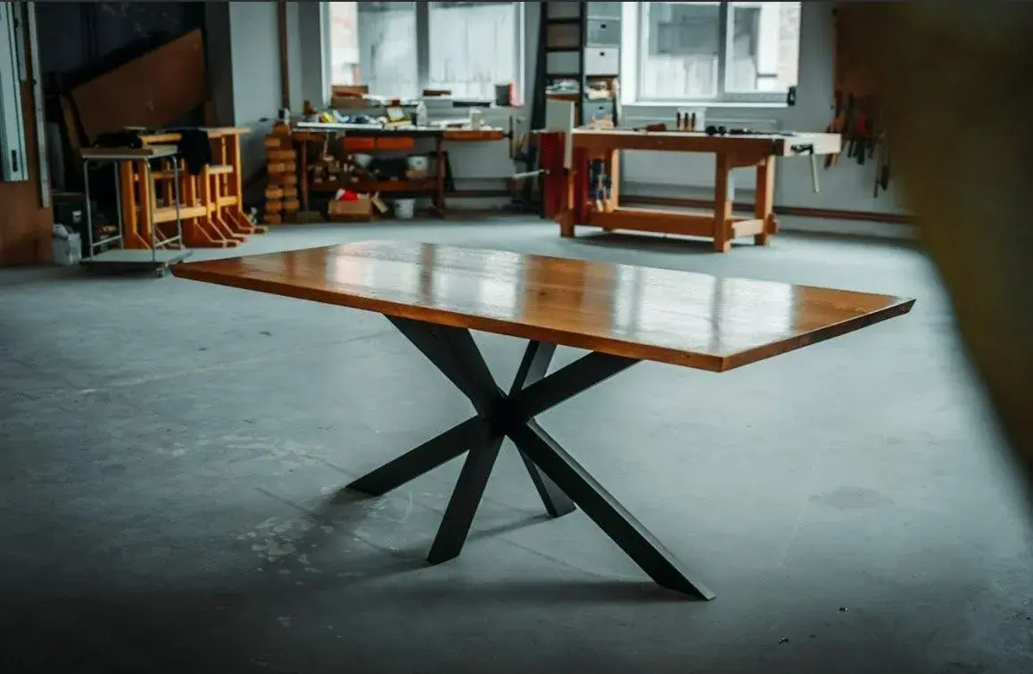 Nový masivní dubový stůl 200 × 90 cm – kovová podnož pavouk