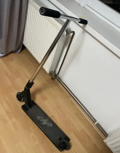 Tilt custom build koloběžka použitá jenom dva týdny