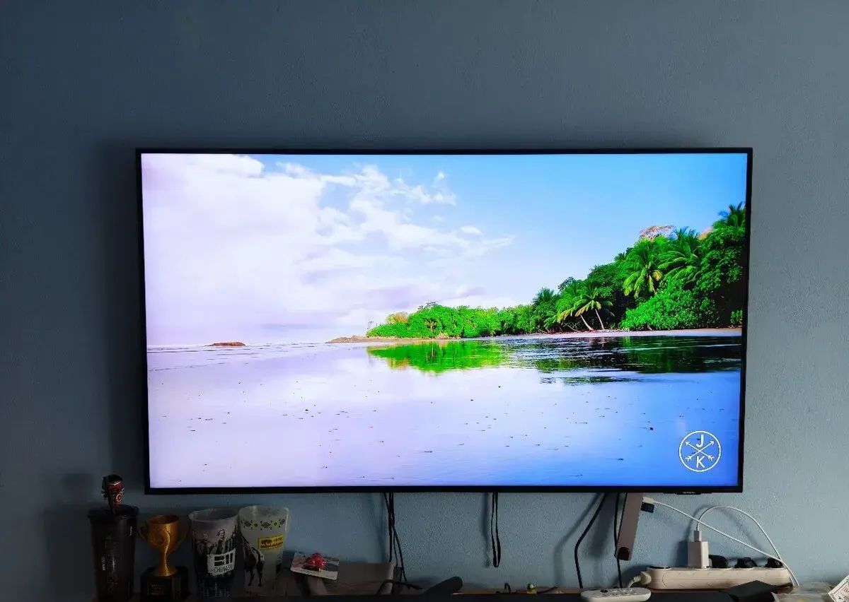 50" 4K QLED TV Samsung QE50Q60A – ideální na zeď