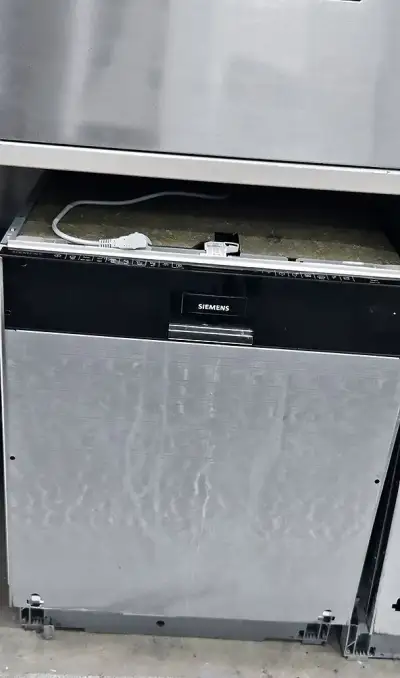Myčka nádobí plně integrovaná AEG, Siemens, inverter