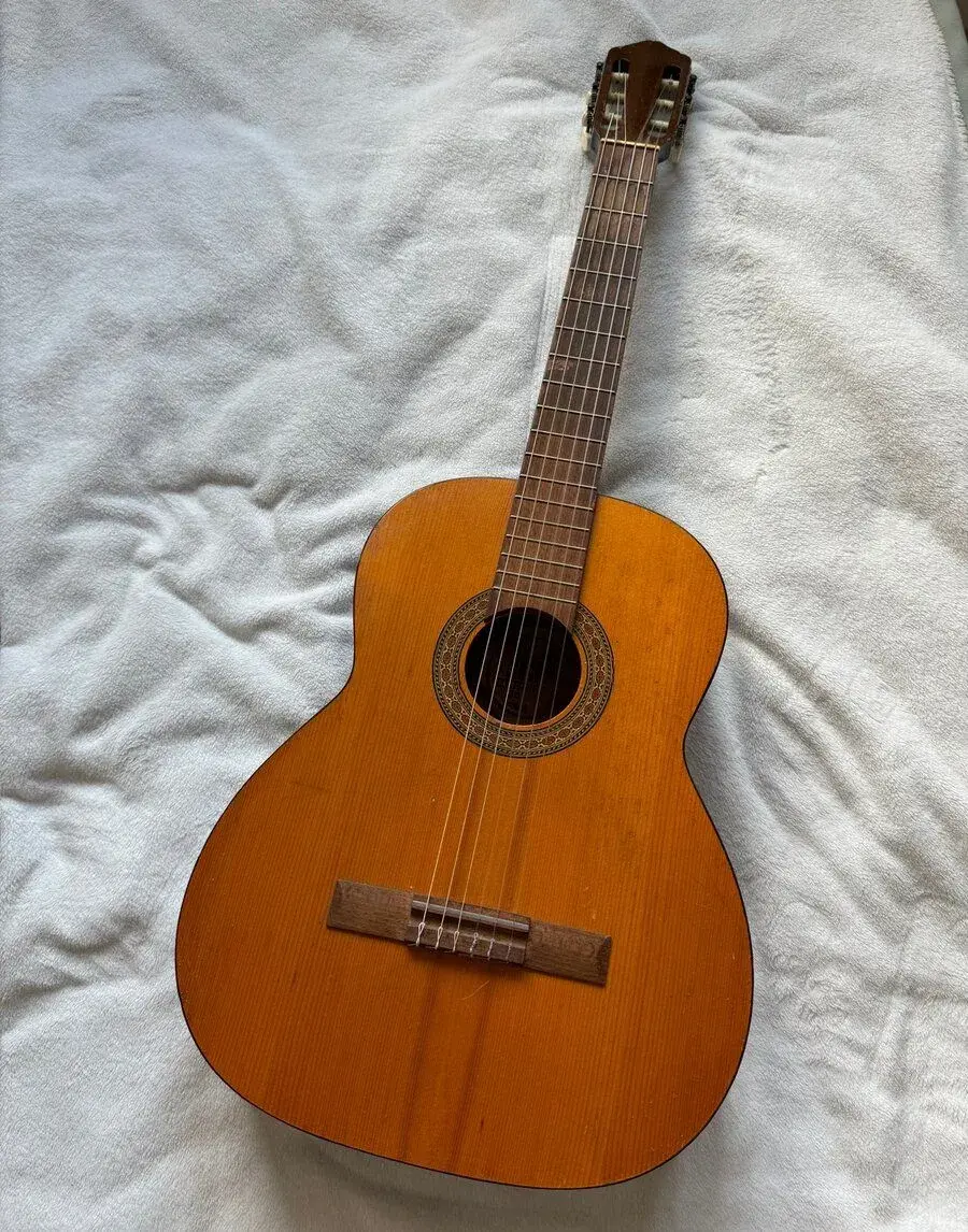 Vintage kytara Cremona