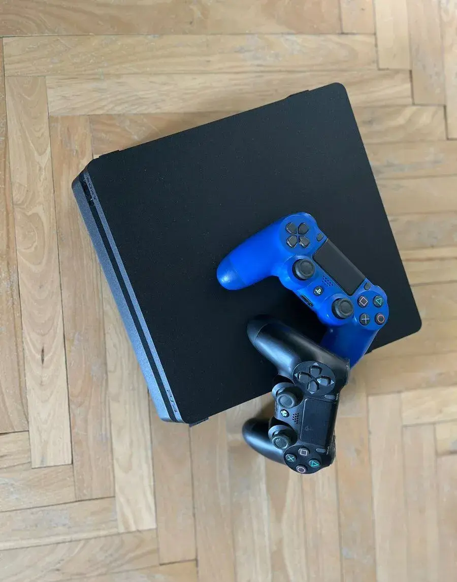 PlayStation 4 Slim 1TB