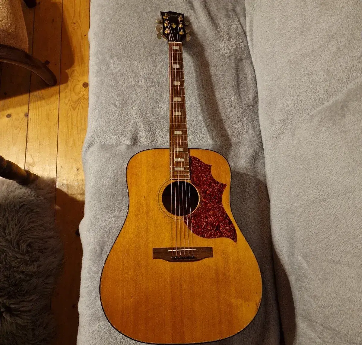 Gibson J-50 SJ DELUXE rok 1973