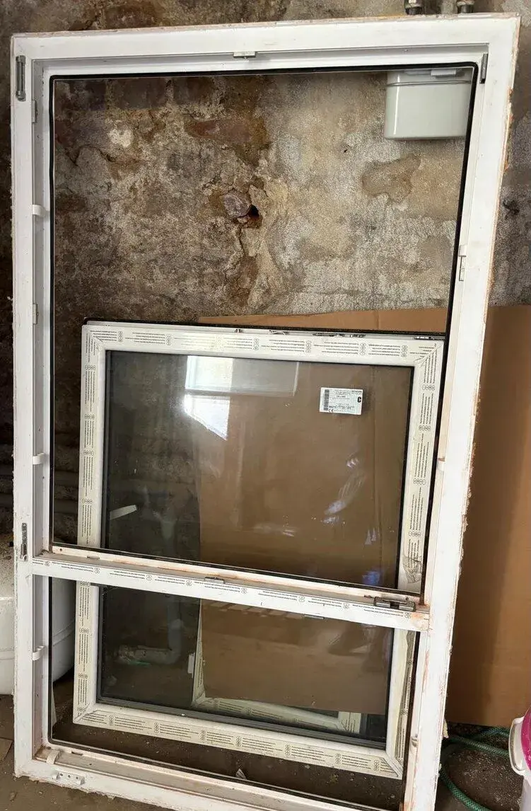 NOVÉ plastové Okno vertikální s ventilací 100x170cm