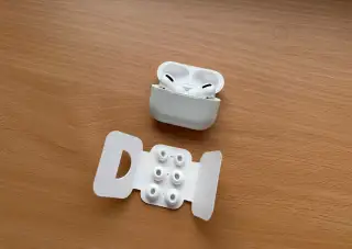 Apple AirPods Pro 1 - jako NOVÉ