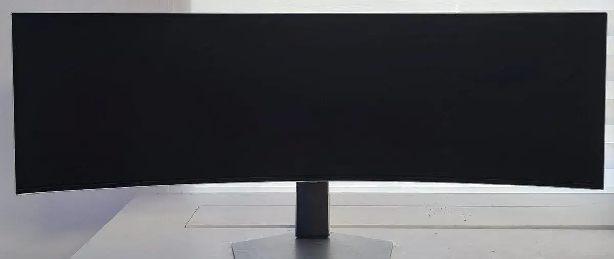 Samsung Odyssey OLED G9 49" - zakřivený herní monitor