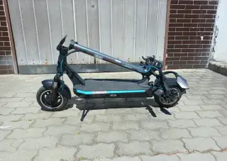 Koloběžka elektrická LAMAX eRacer SC50