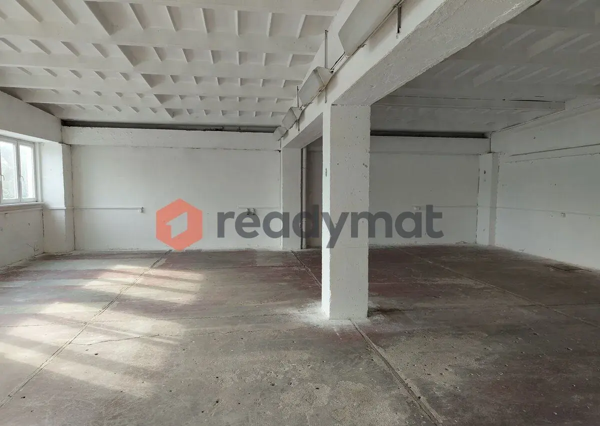 Pronájem skladových prostor 294 m2 v průmyslovém areálu, Hod
