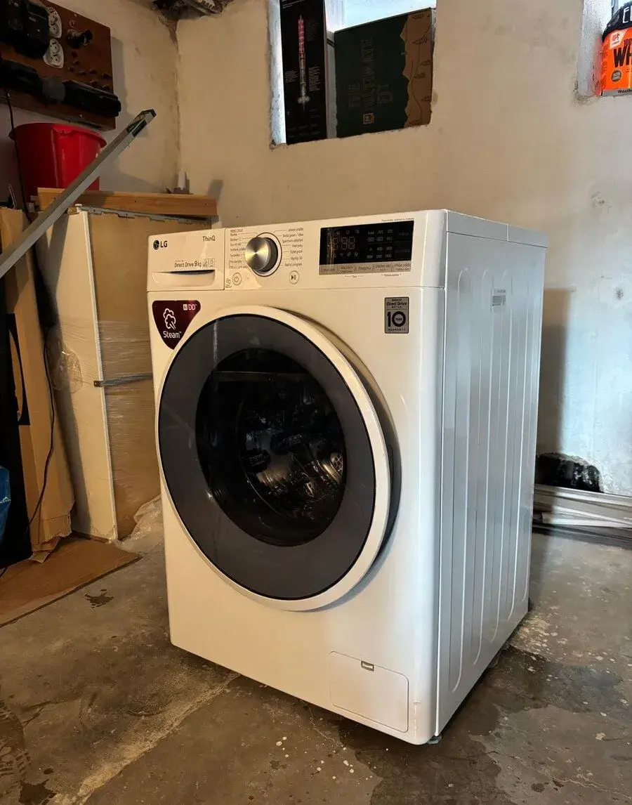 Předem plněná pračka LG F4AIDDWT4Z9 (kapacita 9 kg)