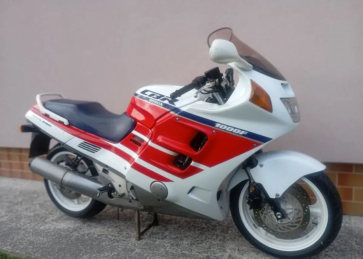 HONDA CBR 1000F