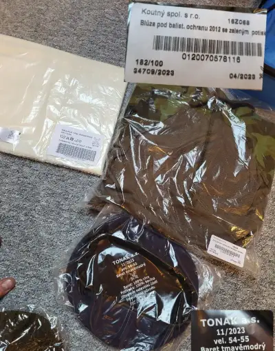 Ačr oblečení, ubacs, baret, vz.97