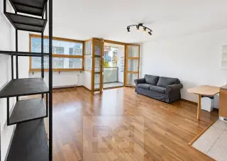 Světlý byt 1+kk s prostorným balkonem v moderní rezidenci u
