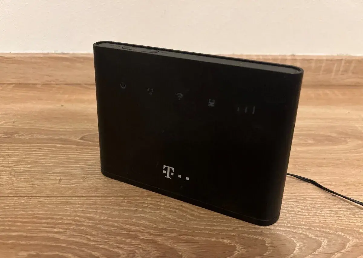 4G LTE modem / Wi-Fi router Huawei B310s-22 na SIM kartu (vš