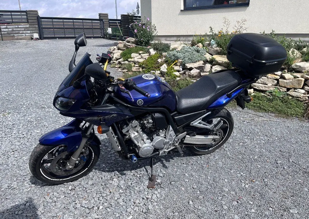 Yamaha FZS 1000_top stav