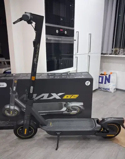 Segway Ninebot Kickscooter G2 Max ( najeto 100 km )