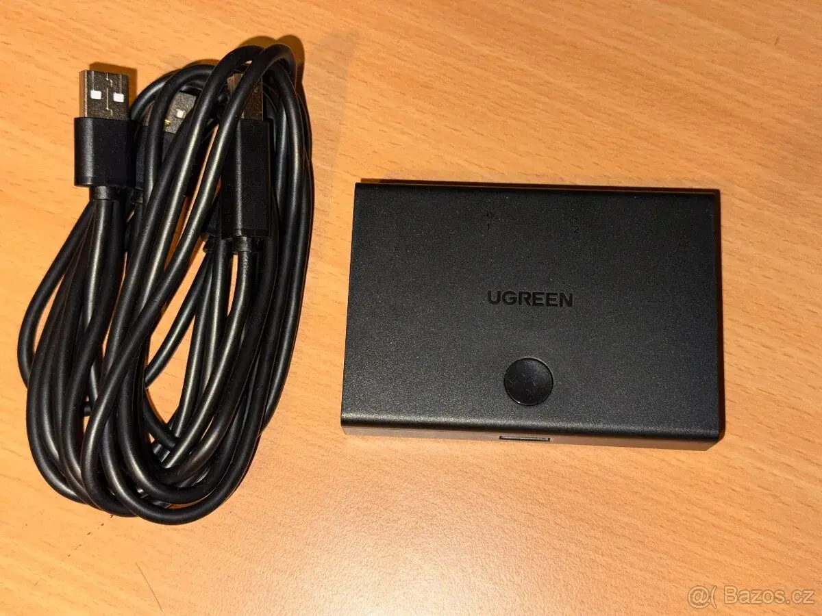 UGREEN USB 2.0 Sharing Switch (2 počítače ↔︎ 1 USB zařízení)