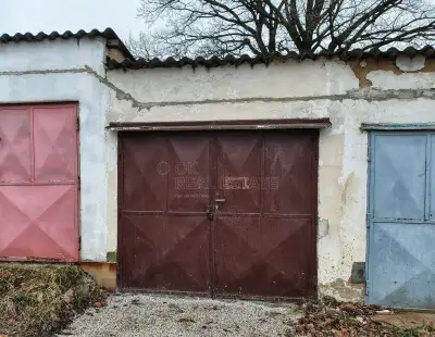 Garáž u Papírny