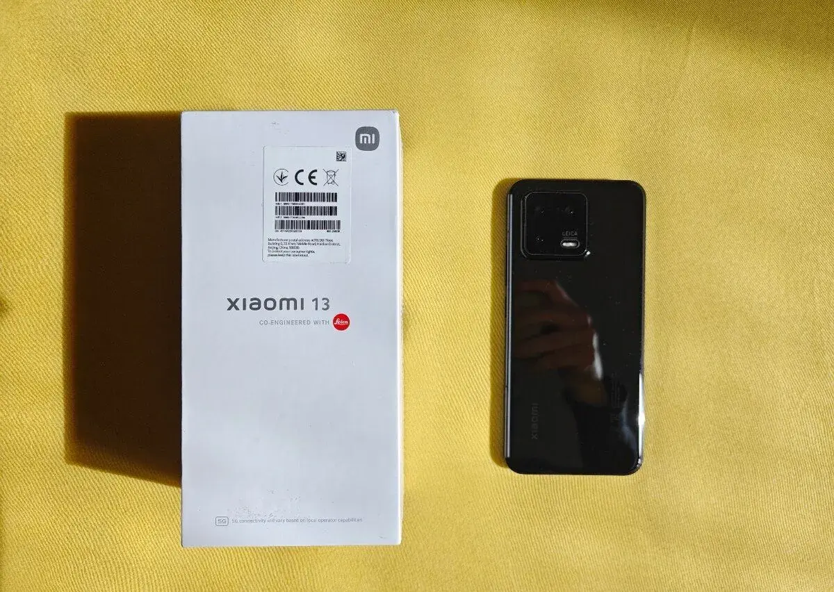 Xiaomi 13 černý 8/256 GB – krásný stav, Android 16