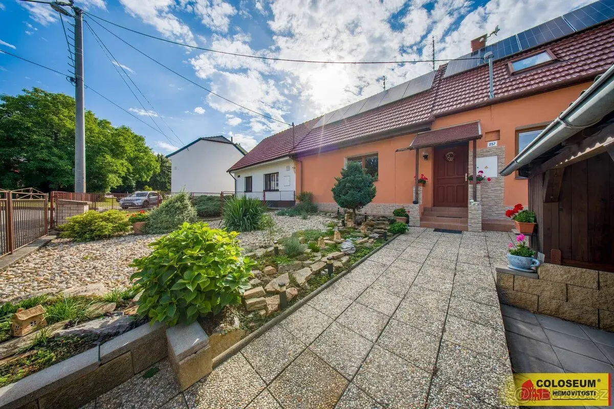 Deblín, RD 4+kk, 95 m², zahrada, vířivka, parkovací stání -