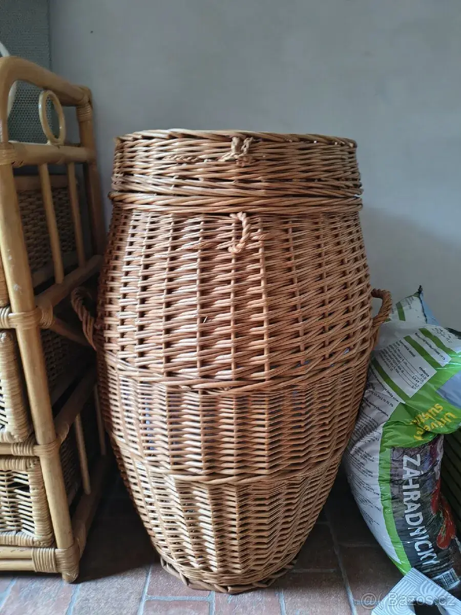 Ratanový koš