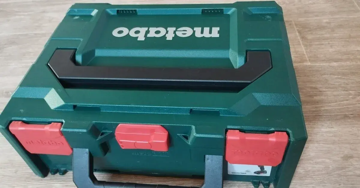 Sada Metabo Nabíječka SC-30 + Metabo Akumulátor 18V 2Ah