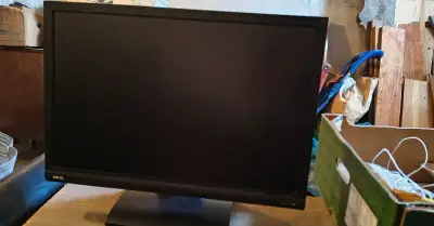 22" Benq LCD monitor G2200W