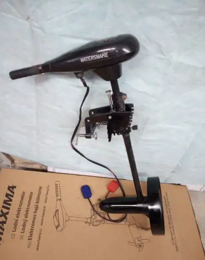 Lodní elektromotor Watersnake 34lb 12v.