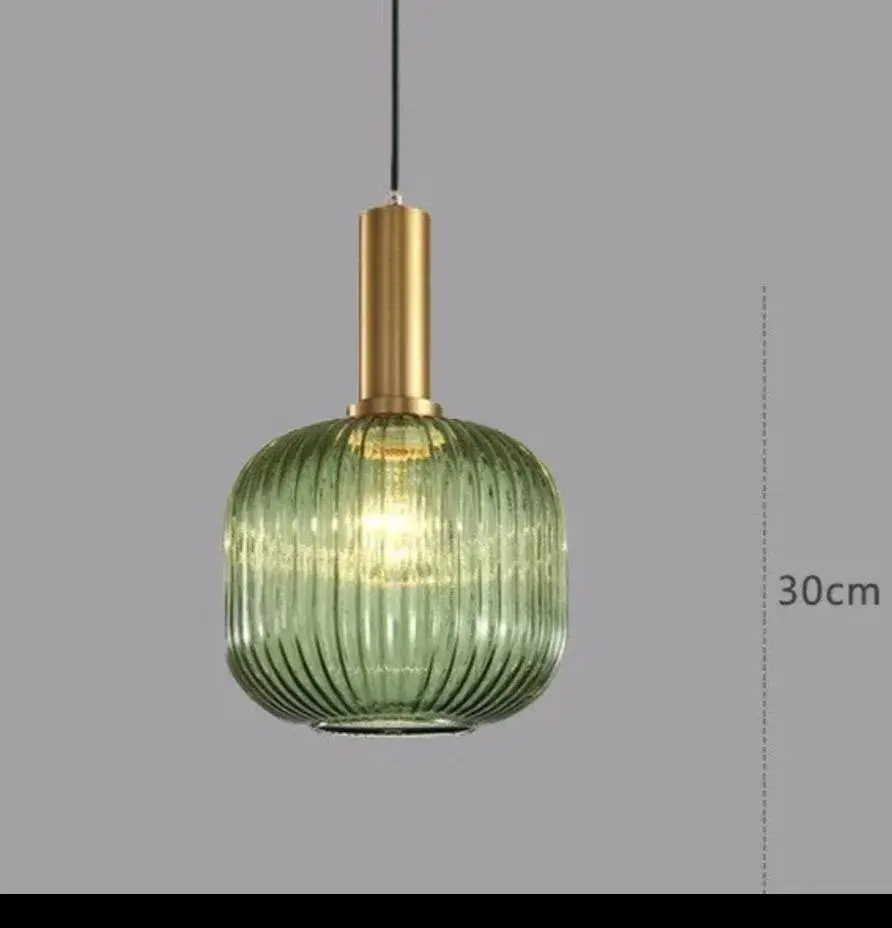 Nový závěsný skleněný lustr