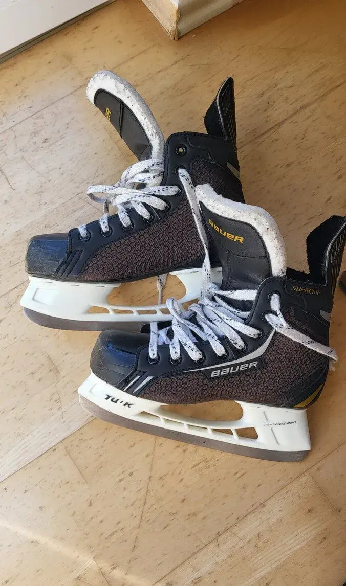 Hokejové brusle Bauer vel.37,5