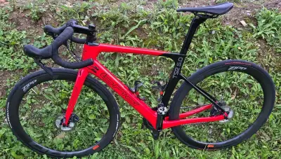 Silnicni kolo carbon velikost ramu M