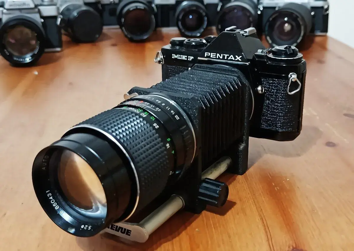 PENTAX F (Auto Revuenon 2,8/135mm) - 1981